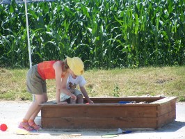 Kinder werden hier "den" Urlaub erleben und sicher Spaß mit Ponys oder beim Baden am See haben. / Ferienwohnung "Peerstall" in Rantrum