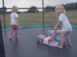 Großes Trampolin zum austoben! / Ferienwohnung "Peerstall" in Rantrum