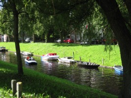 ...durch die Wasserstraßen der Friedrichstädter Altstadt... / Ferienwohnung "Nordisches Nest" in Friedrichstadt