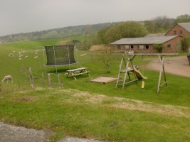 Spielplatz am Deich / Ferienwohnung "Wehlenhoff (II)  am Deich" in Husum-Schobüll