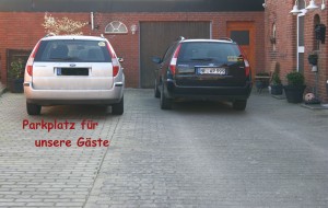 Parkplatz für Ihr Auto / Ferienwohnung "Ilsebill" in Husum