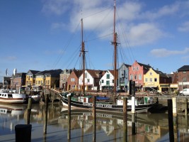 Kulinarische Meile gegenüber der Ferienwohnung / Ferienwohnung "Ferienwohnung am Binnenhafen" in Husum