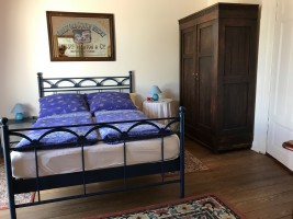 Schlafzimmer mit Doppelbett / Ferienwohnung "Schulz" in Husum