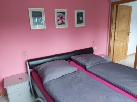 Hinteres Schlafzimmer
Mit Doppelbett / Ferienwohnung "Ferienwohnung-Knaepper" in Husum
