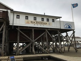 Einer der beliebten Treffpunkte am Strand von SPO / Ferienwohnung "Husum-Tied" in Husum