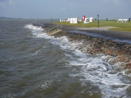 Badestrand am Dockkoog bei leichter Brise / Ferienwohnung "Husum-Tied" in Husum