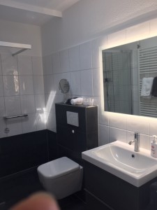 Bleuchteter Spiegel / Ferienhaus "Bungalow Kleine Auszeit" in Husum