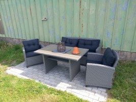 Sitzecke bei uns am Deich / Ferienwohnung "Wehlenhoff (II)  am Deich" in Husum-Schobüll