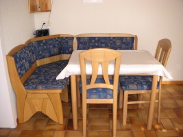 Eßecke in der Küche / Ferienwohnung "Ferienwohnung Gloe" in Uelvesbüll