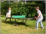 in unserem Garten können Sie sich sportlich betätigen und eine Runde Tischtennis spielen. / Bed and Breakfast "Gaestehaus Metzner" in Husum - Schobüll